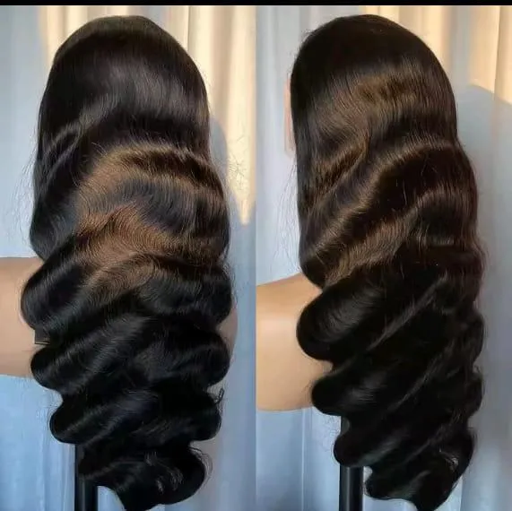 Body wave human hair bundles